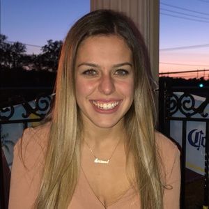 Meet your Posher, Deanna